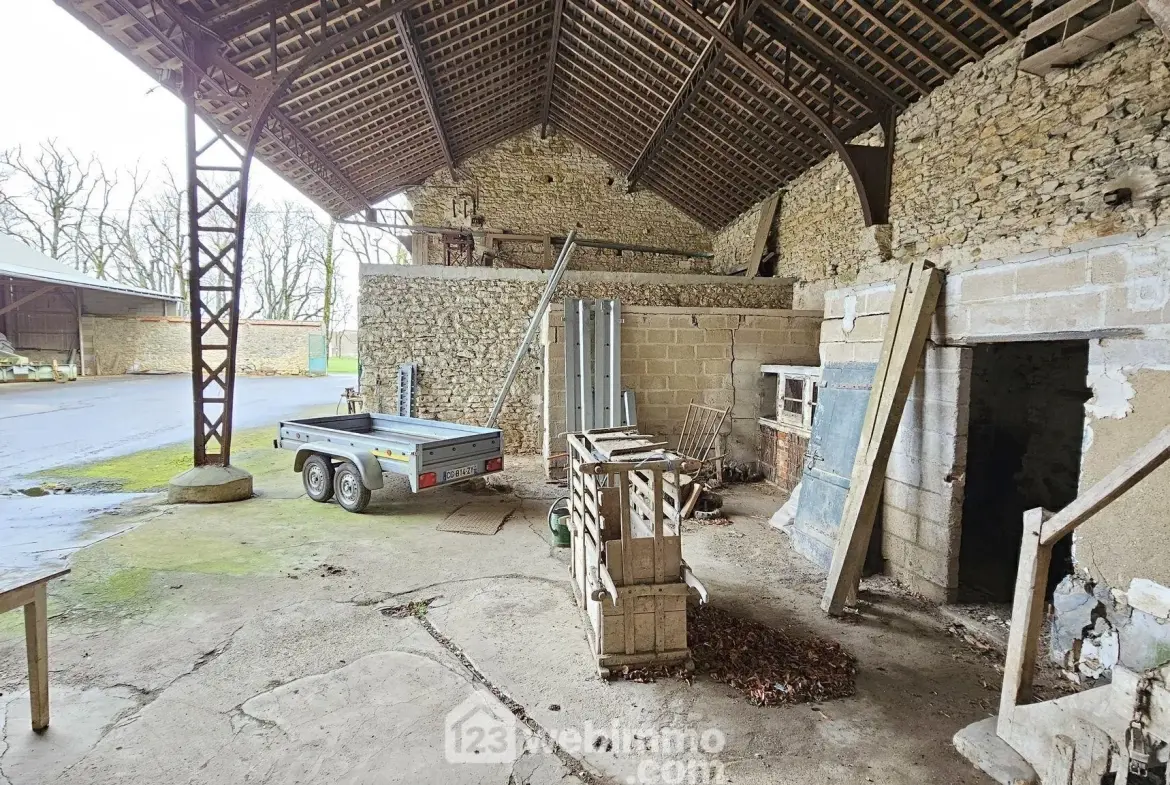 Belle bâtisse de 264 m² à rénover au cœur du château de Rumont, La Chapelle-la-Reine 