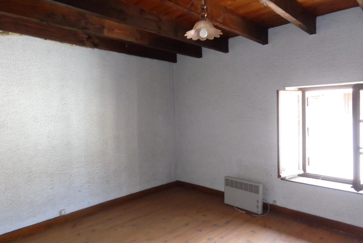 Maison à rénover avec terrain à Grandris - Investissement idéal 