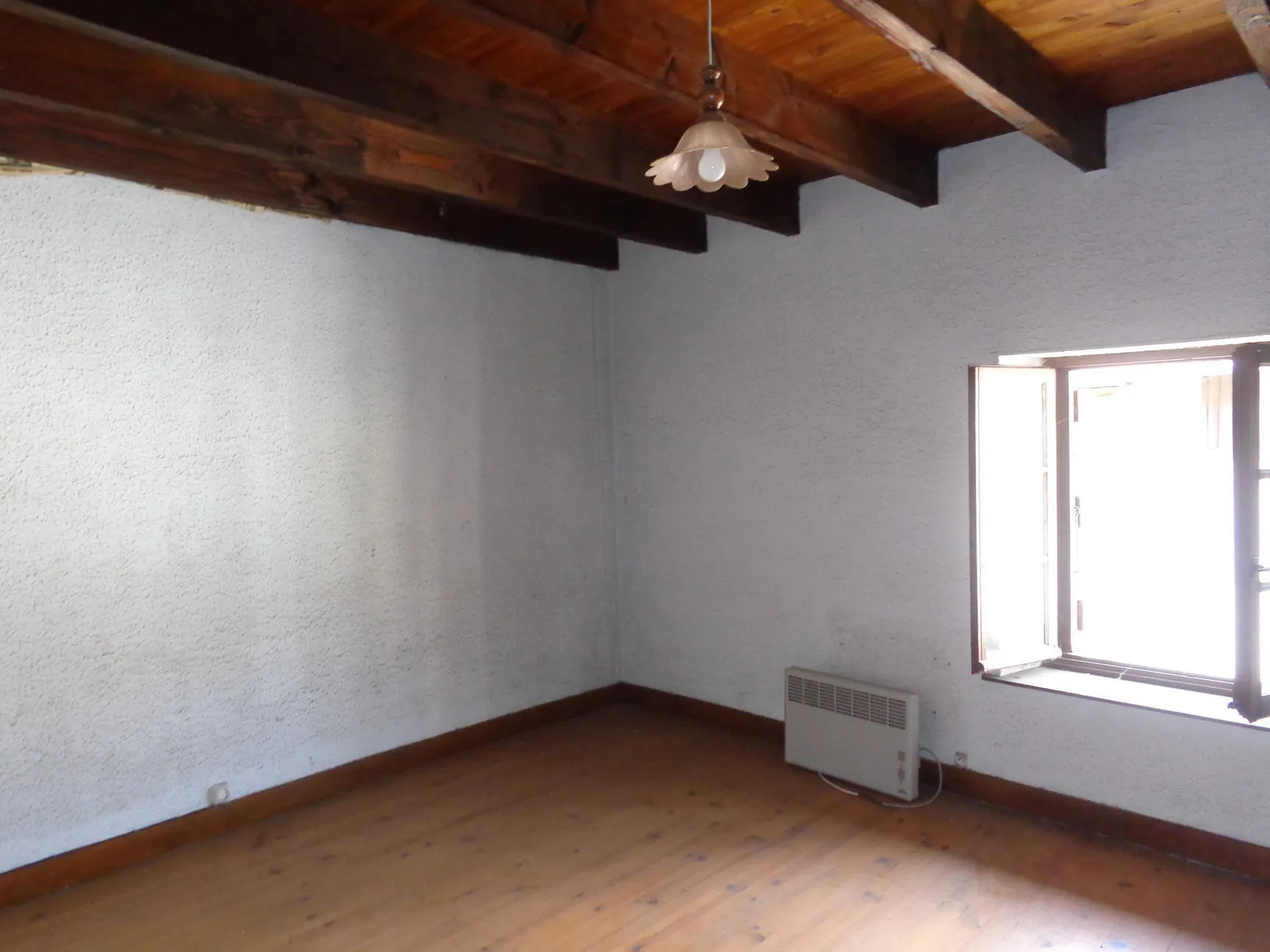 Maison à rénover avec terrain à Grandris - Investissement idéal 