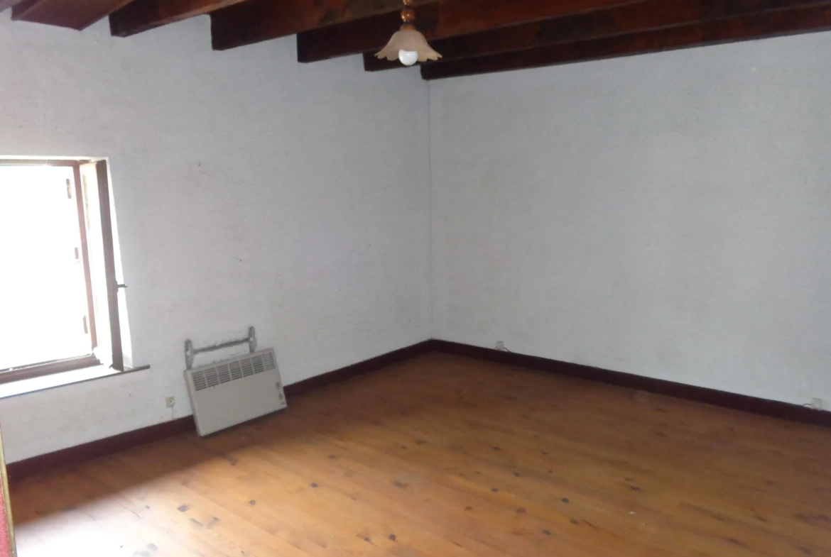 Maison à rénover avec terrain à Grandris - Investissement idéal 