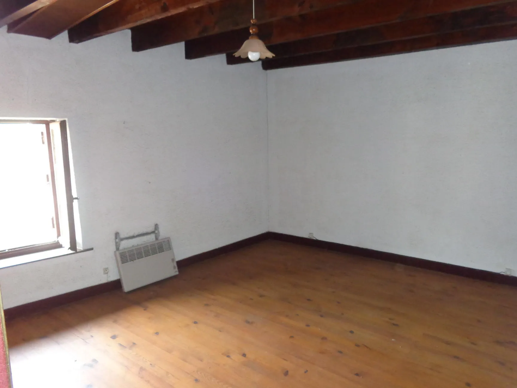 Maison à rénover avec terrain à Grandris - Investissement idéal 