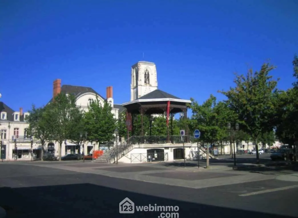 Appartement à vendre de 65 m² en hypercentre à Châtellerault - Investissement ou résidence 