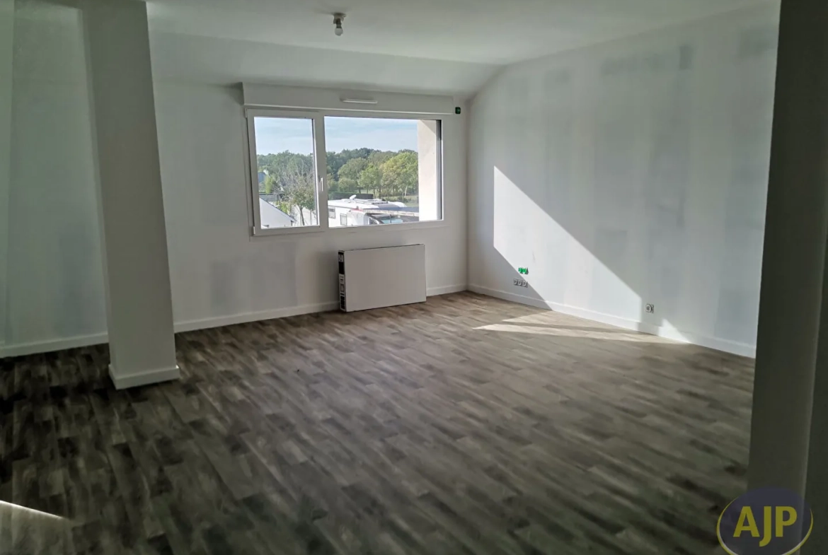 Appartement T3/T4 neuf à Saint-Nazaire près de l'université avec parking 