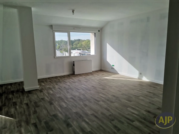Appartement T3/T4 neuf à Saint-Nazaire près de l'université avec parking