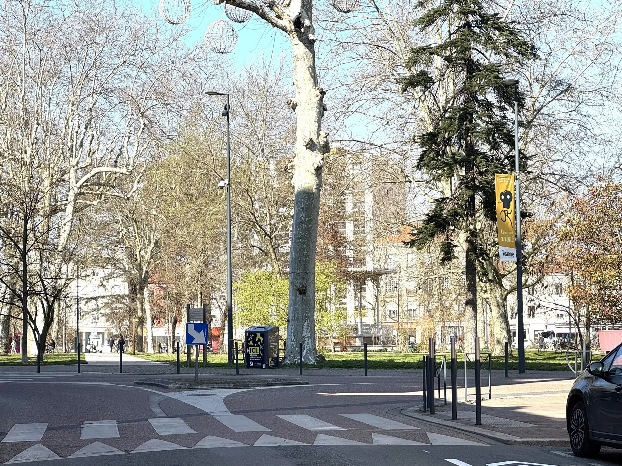 Maison de ville avec terrasse et garage au centre de Roanne 
