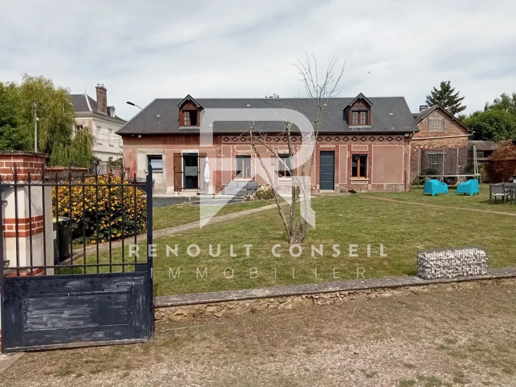 Longère rénovée de 140 m² à Sacquenville, proche d'Évreux