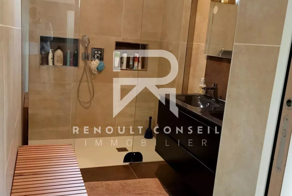 Longère rénovée de 140 m² à Sacquenville, proche d'Évreux 