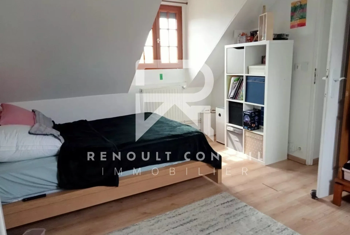 Longère rénovée de 140 m² à Sacquenville, proche d'Évreux 