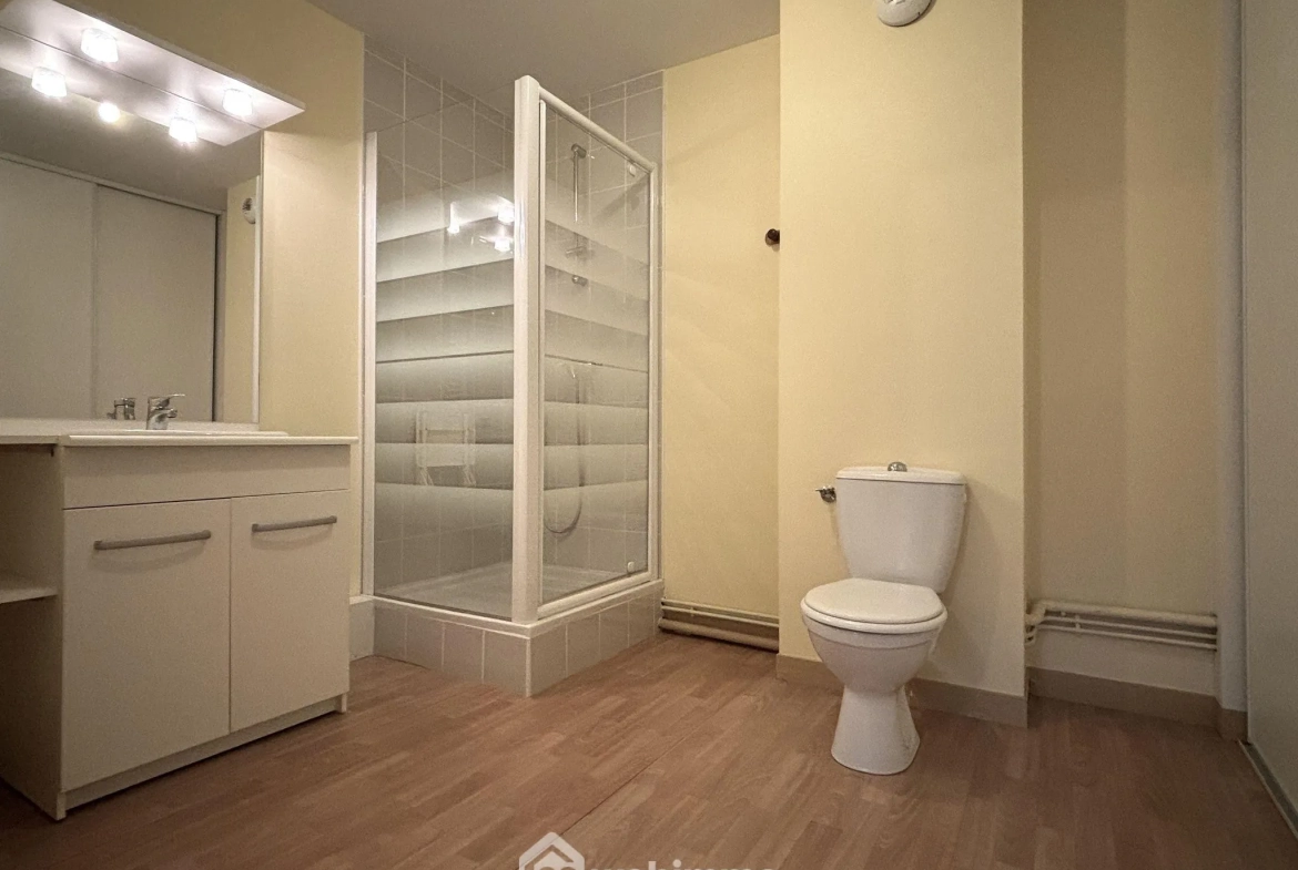 Appartement 129 m2 avec 3 chambres et parking à Chasseneuil-du-Poitou 