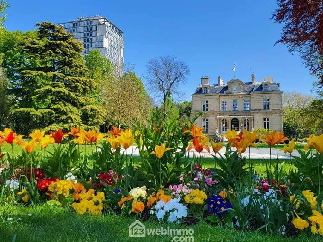 Appartement 4 pièces à rénover de 75,69 m² à Choisy-le-Roi 