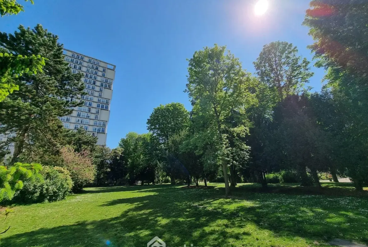 Appartement 4 pièces à rénover de 75,69 m² à Choisy-le-Roi 