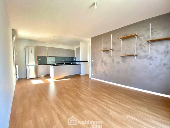 Appartement lumineux de 60 m² avec balcon et parking à Évry-Courcouronnes