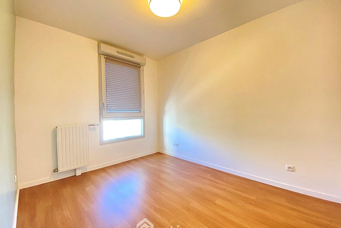 Appartement lumineux de 60 m² avec balcon et parking à Évry-Courcouronnes 
