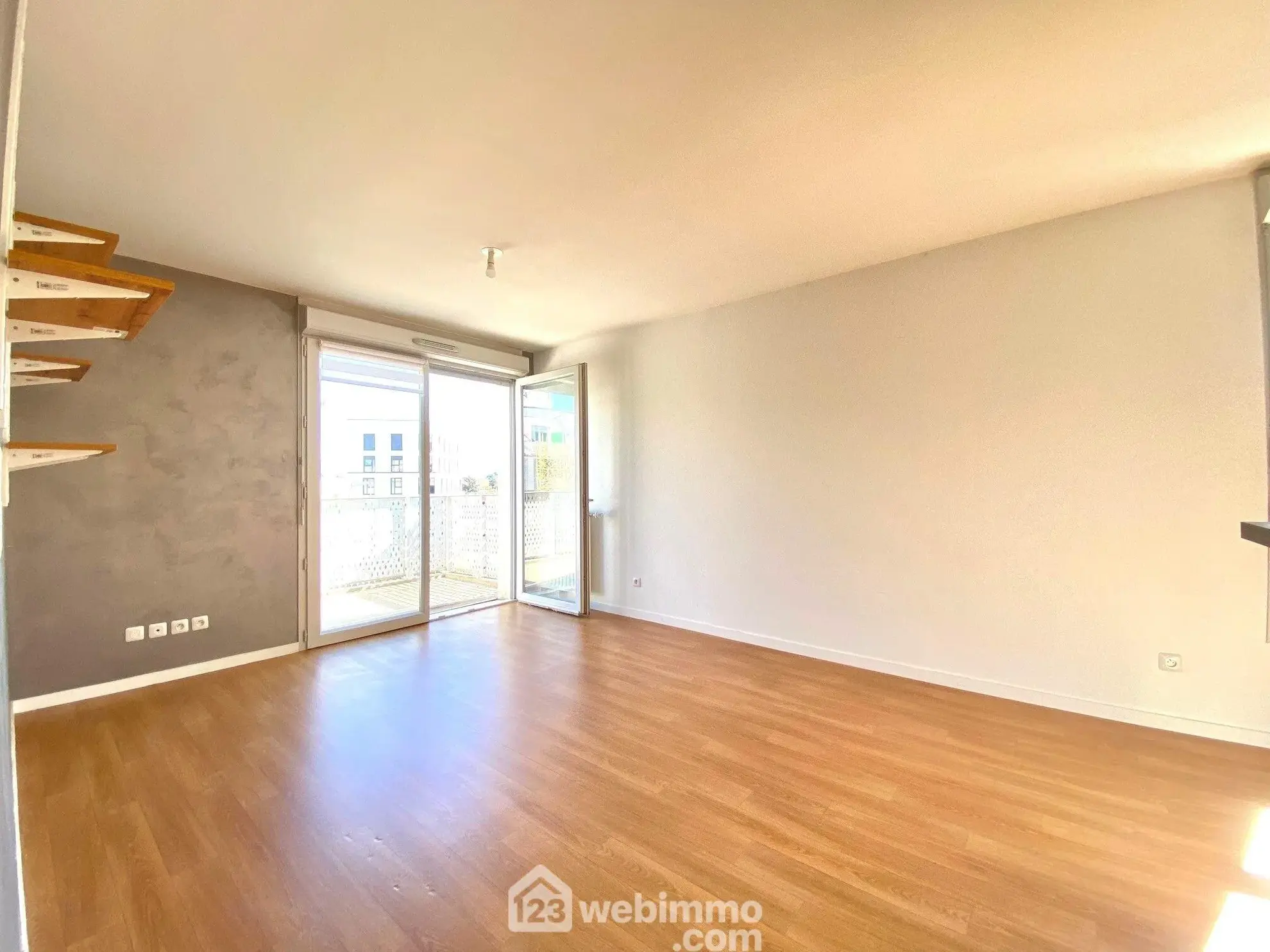 Appartement lumineux de 60 m² avec balcon et parking à Évry-Courcouronnes 