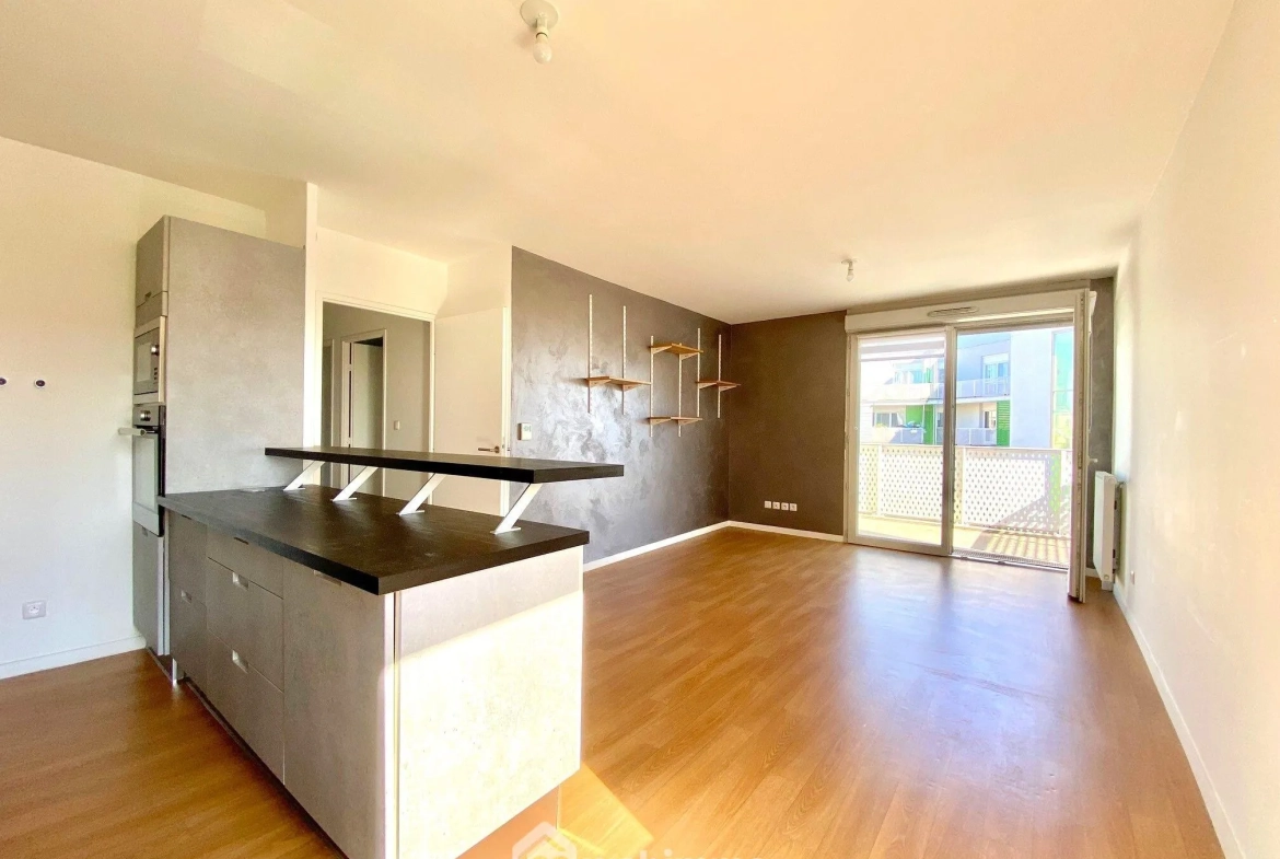 Appartement lumineux de 60 m² avec balcon et parking à Évry-Courcouronnes 
