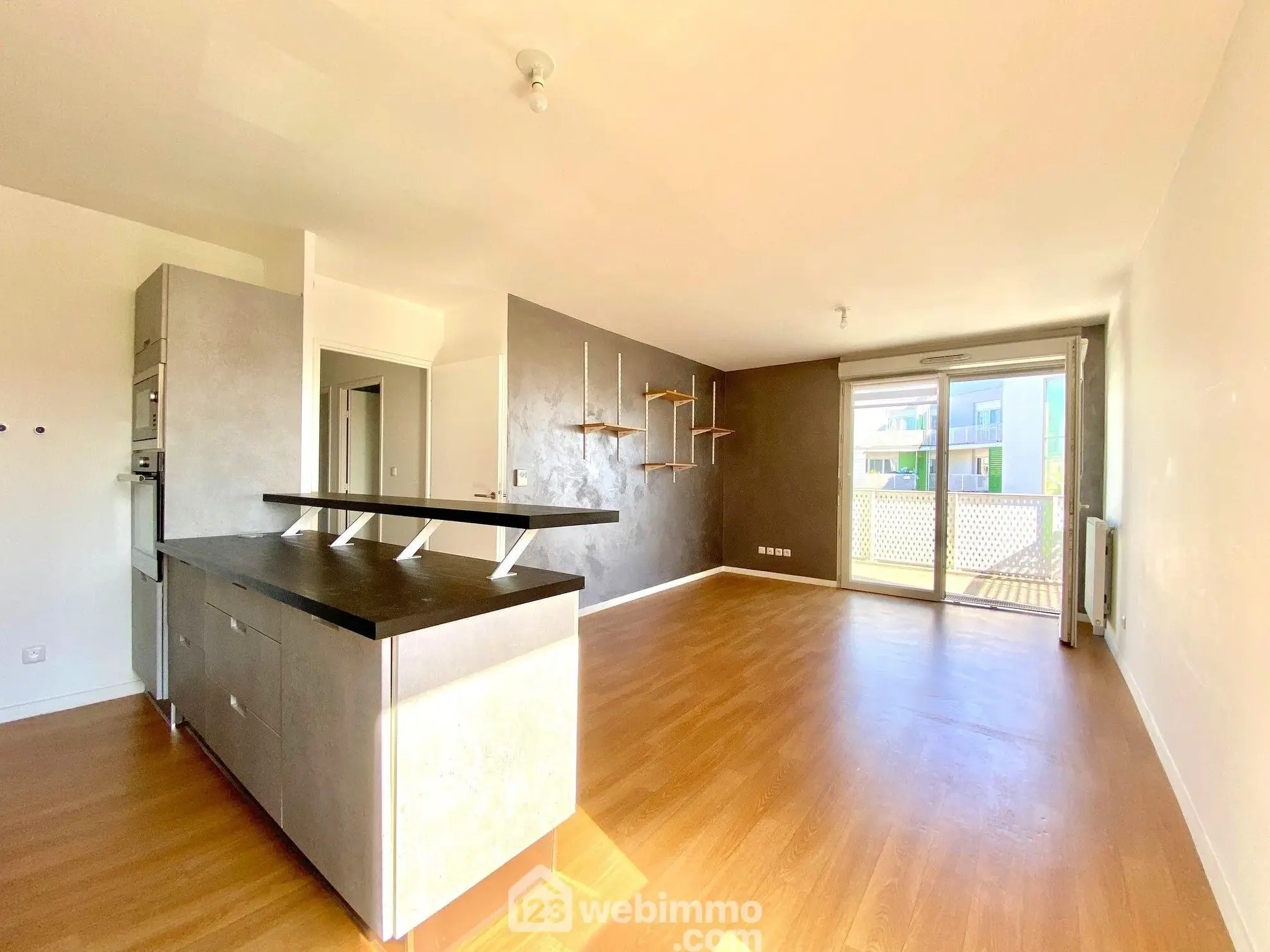 Appartement lumineux de 60 m² avec balcon et parking à Évry-Courcouronnes 
