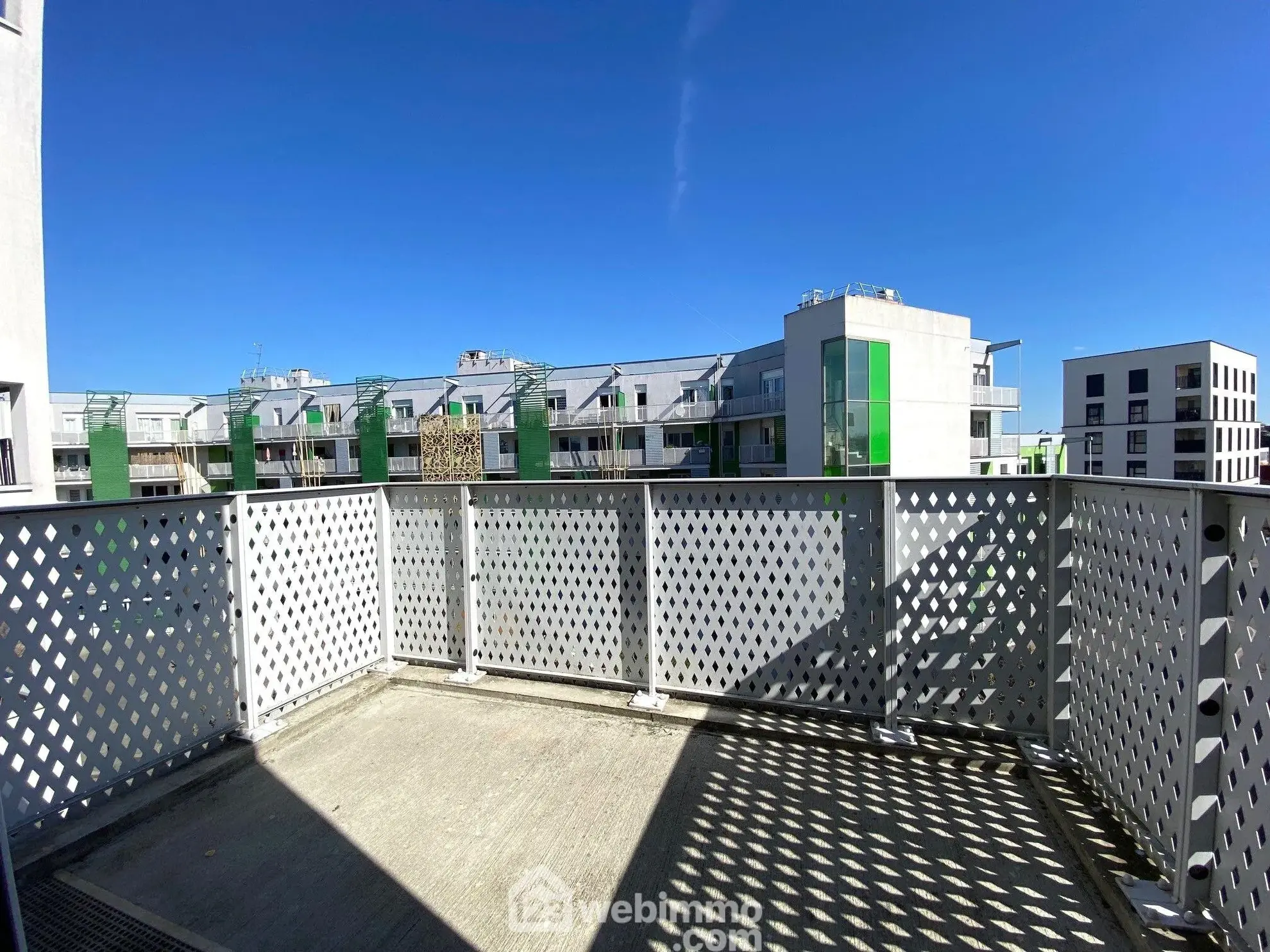 Appartement lumineux de 60 m² avec balcon et parking à Évry-Courcouronnes 