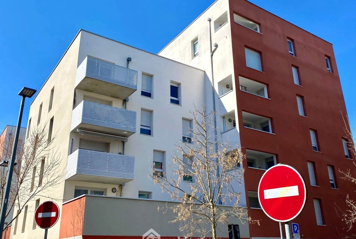 Appartement lumineux de 60 m² avec balcon et parking à Évry-Courcouronnes 