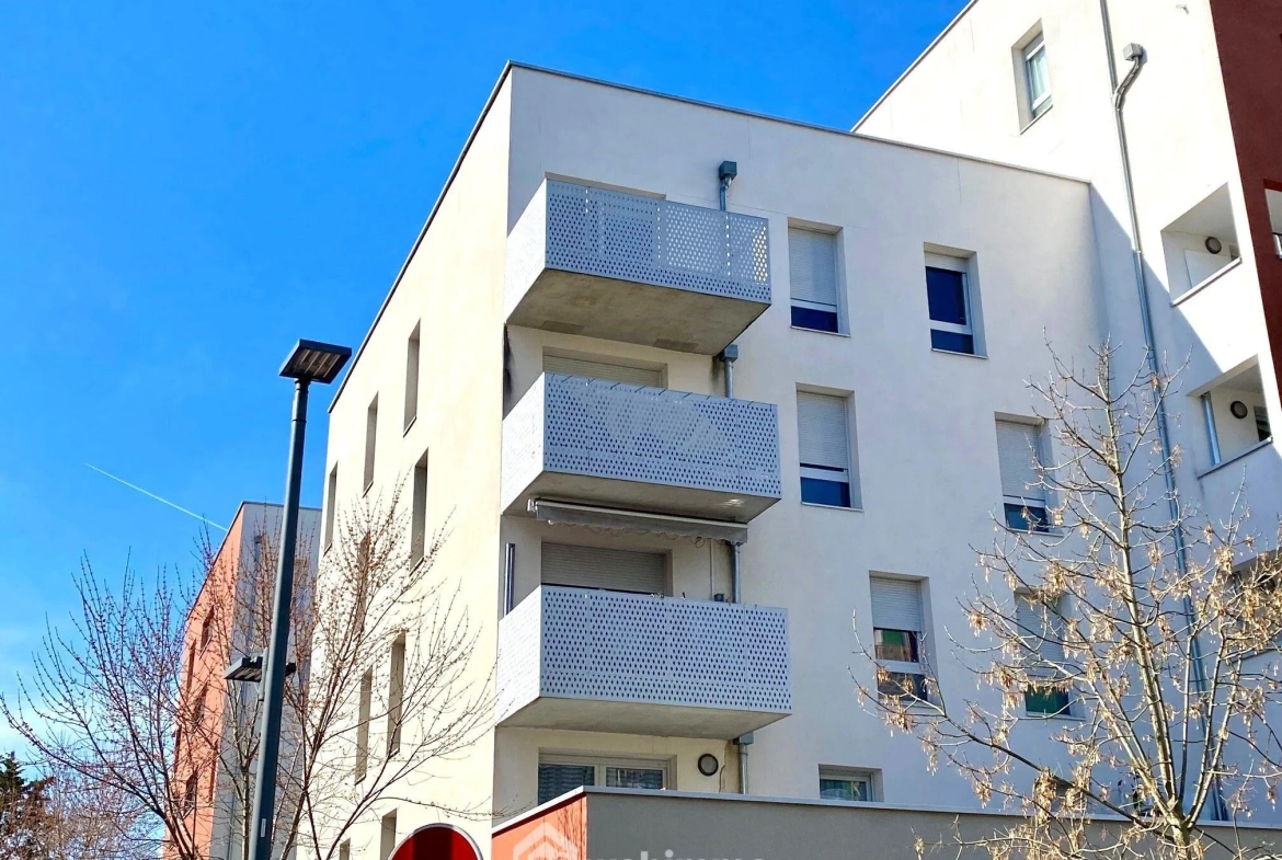 Appartement lumineux de 60 m² avec balcon et parking à Évry-Courcouronnes 