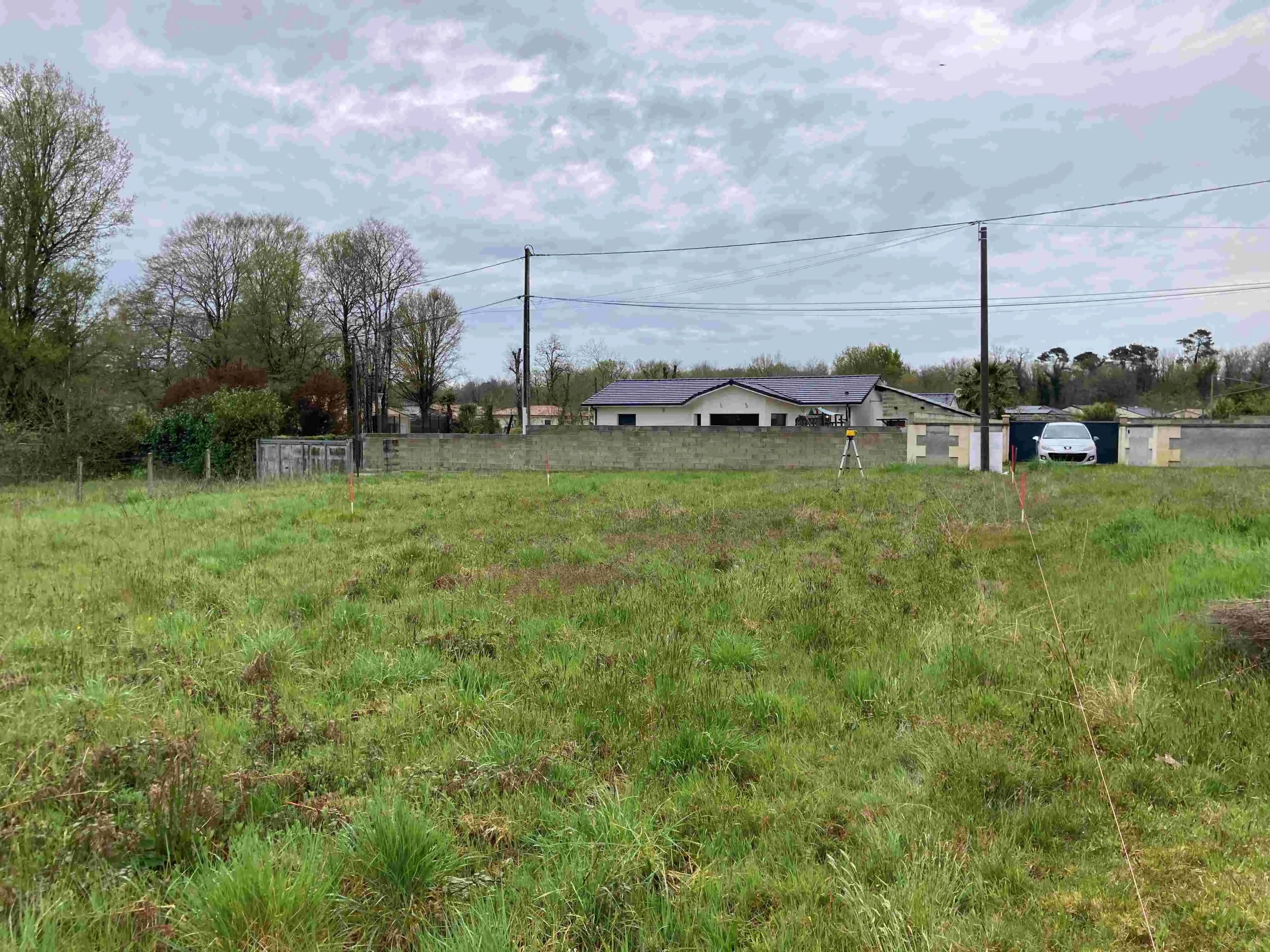 Terrain constructible de 350 m² à Preignac, Opportunité rare 