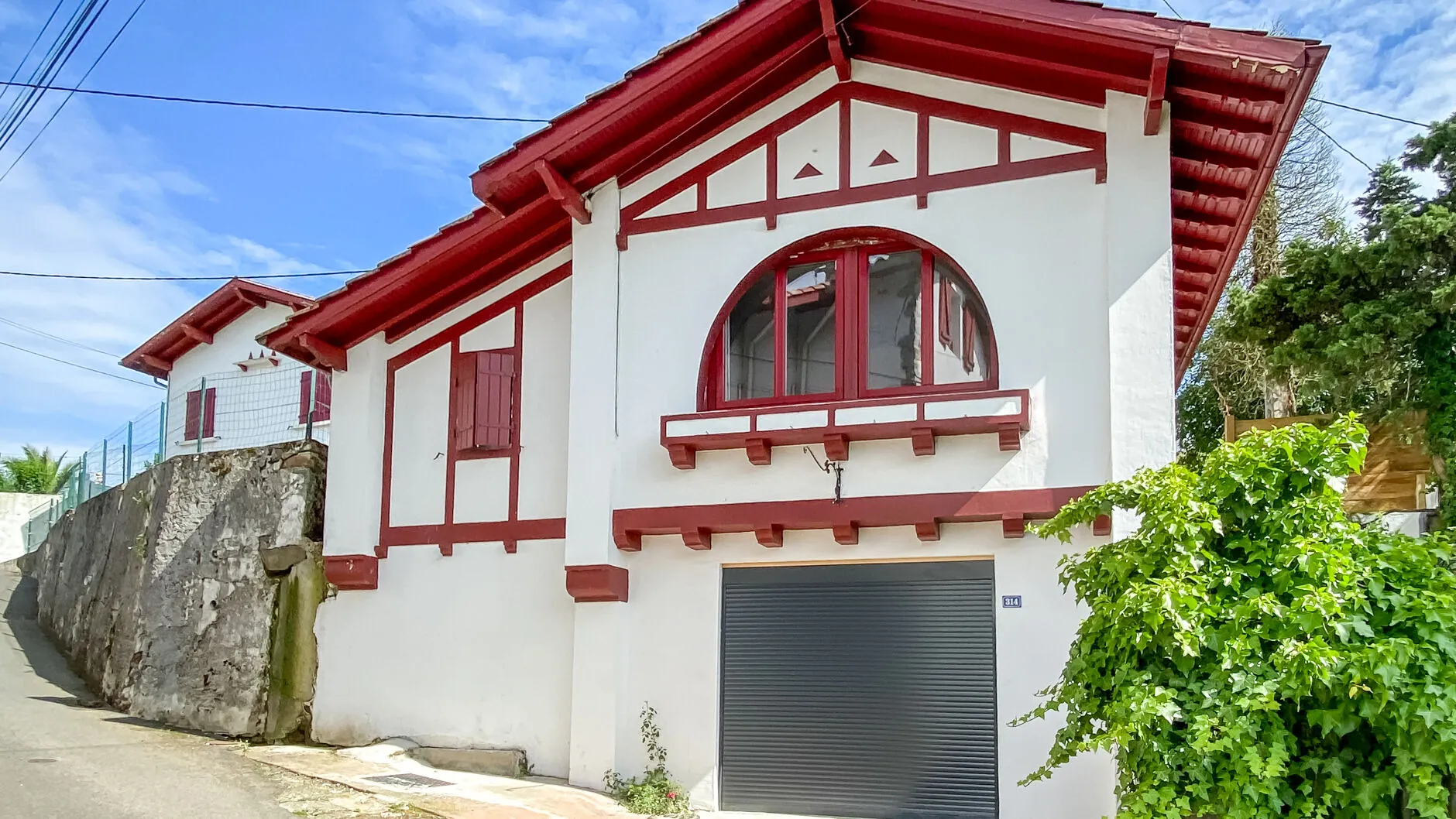 Maison basque rénovée avec vue montagne à Saint-Étienne-de-Baïgorry 