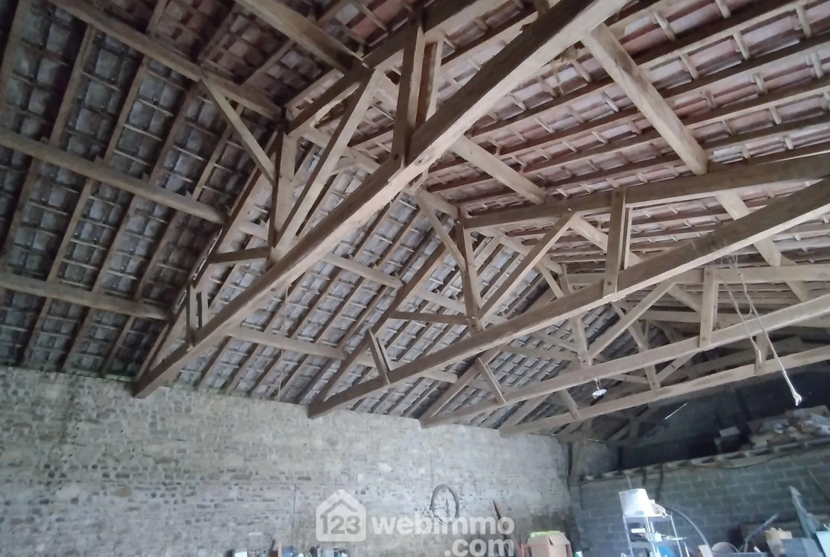Magnifique ferme de charme à Casteide-Candau près de Pau avec dépendances et verger 