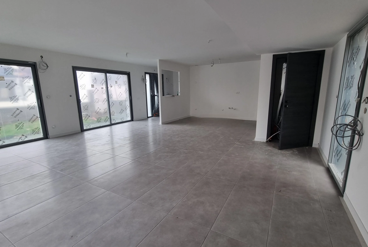 Belle maison avec grands volumes à vendre à Roanne - 174 m², 5 chambres 