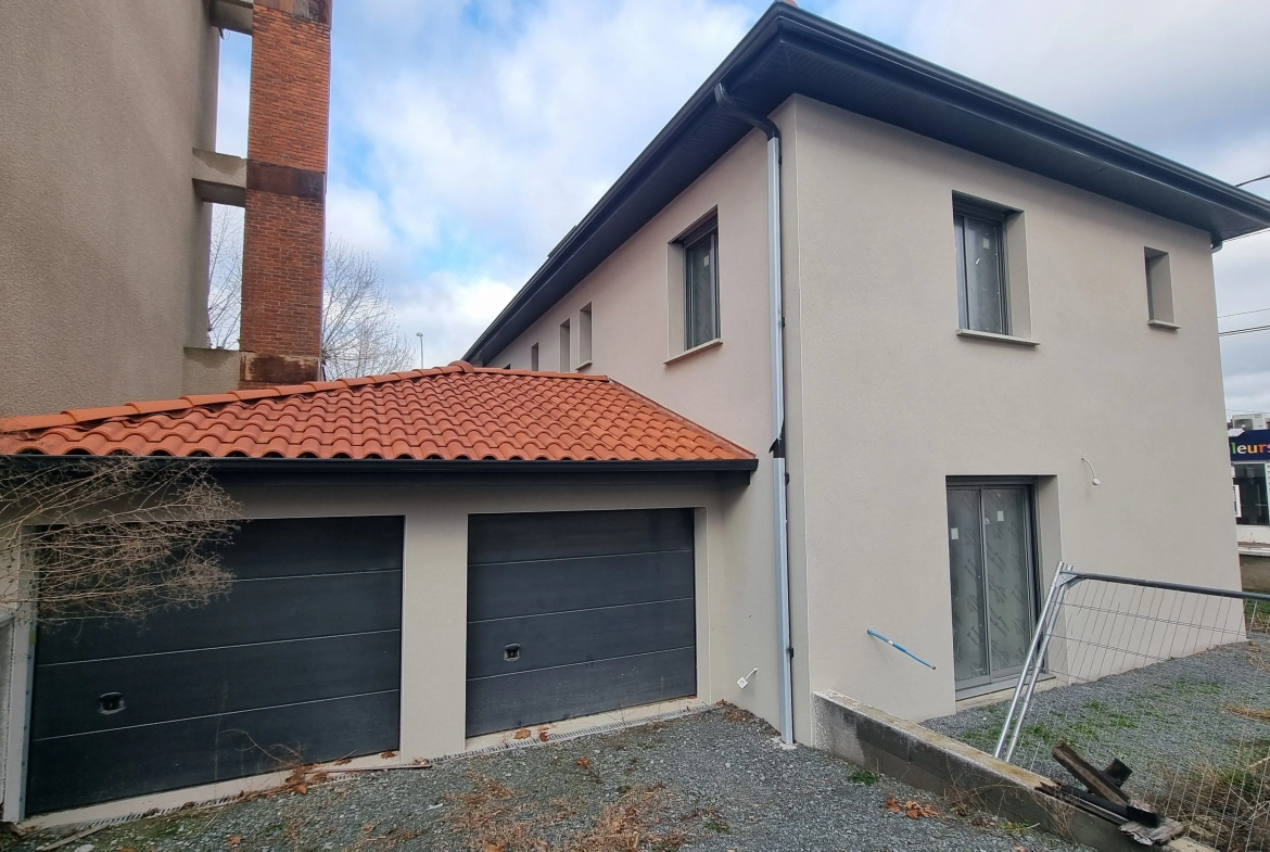 Belle maison avec grands volumes à vendre à Roanne - 174 m², 5 chambres 