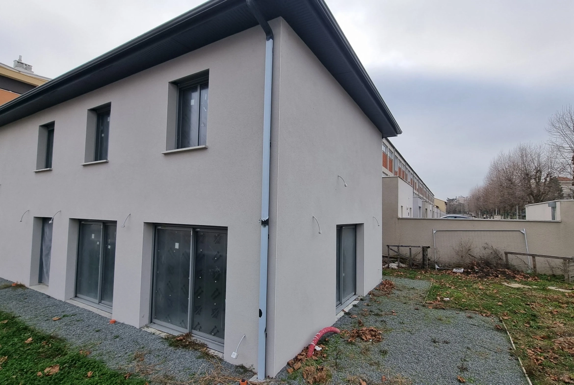 Belle maison avec grands volumes à vendre à Roanne - 174 m², 5 chambres 