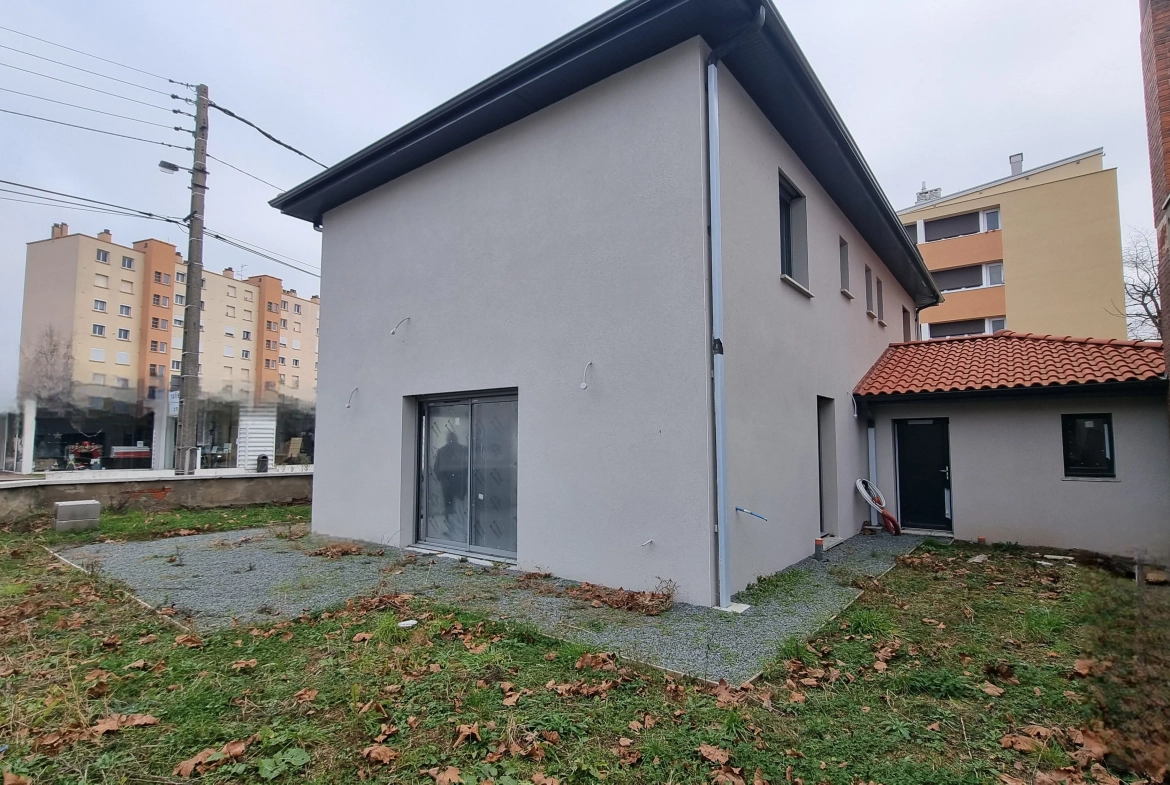 Belle maison avec grands volumes à vendre à Roanne - 174 m², 5 chambres 