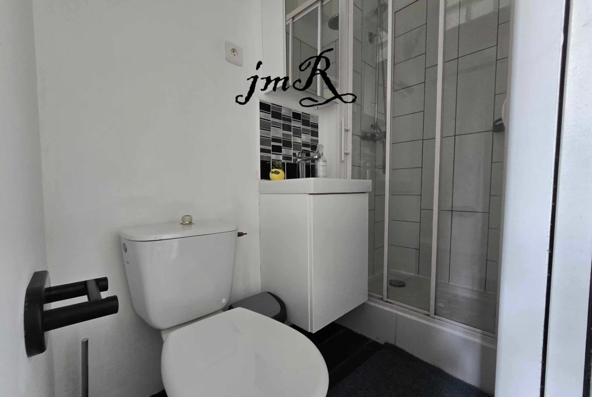 Appartement F2 à Valenciennes centre-ville avec cave et chauffage électrique 