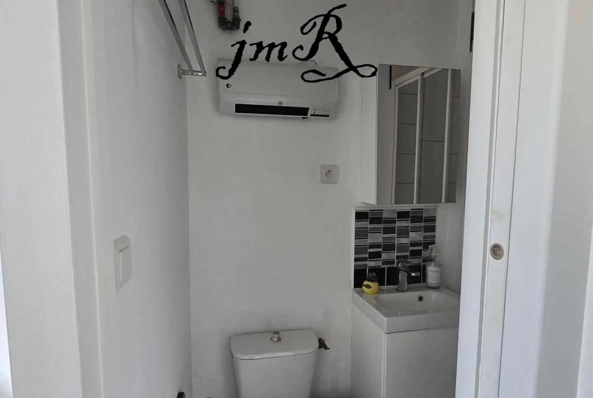 Appartement F2 à Valenciennes centre-ville avec cave et chauffage électrique 