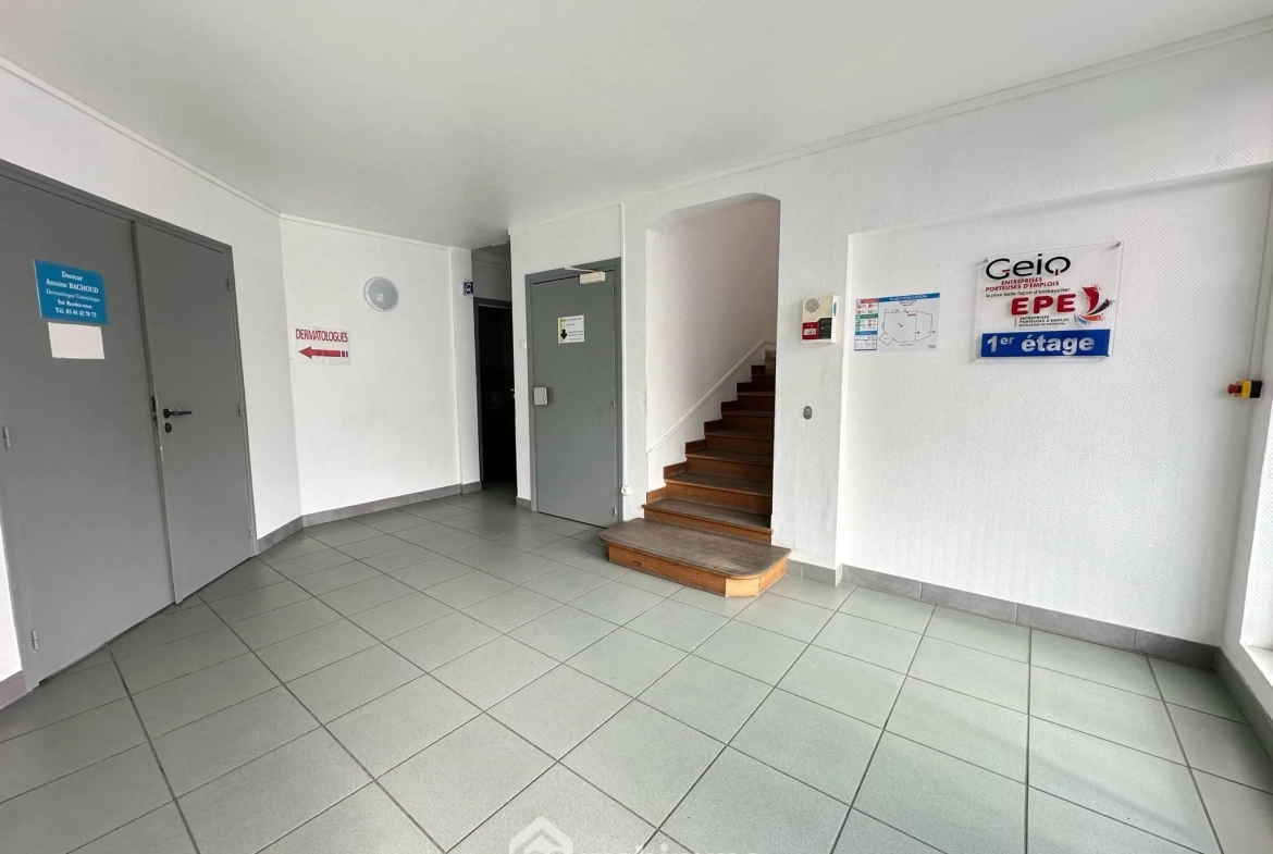 Achat espace de bureaux de 400 m² à Laon – Opportunité d'investissement 