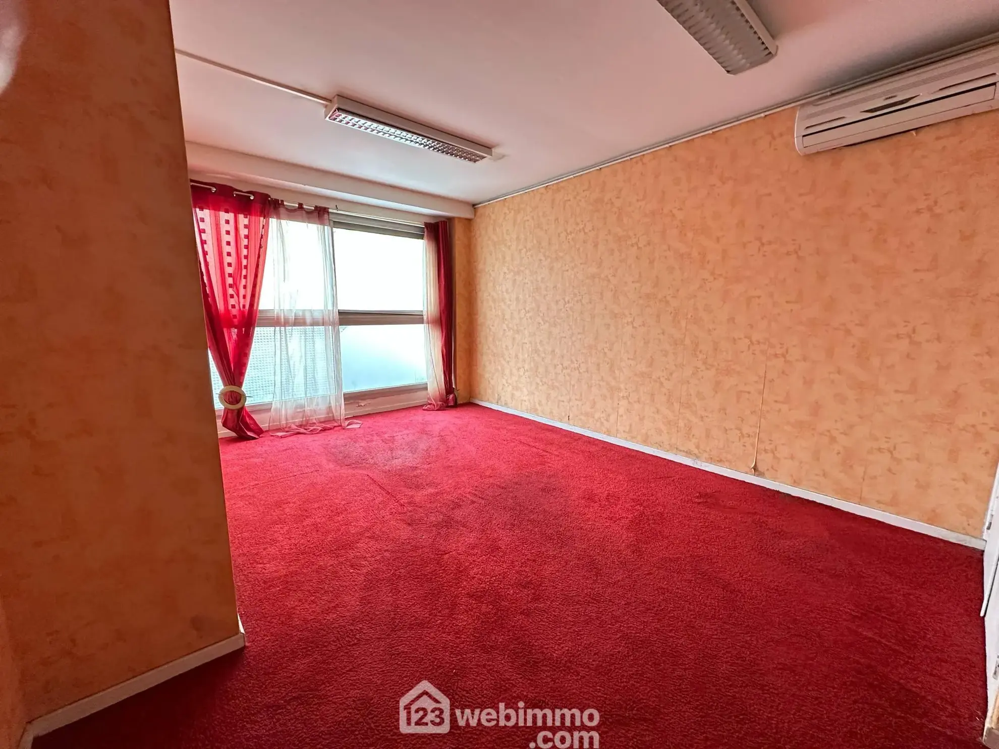 Achat espace de bureaux de 400 m² à Laon – Opportunité d'investissement 