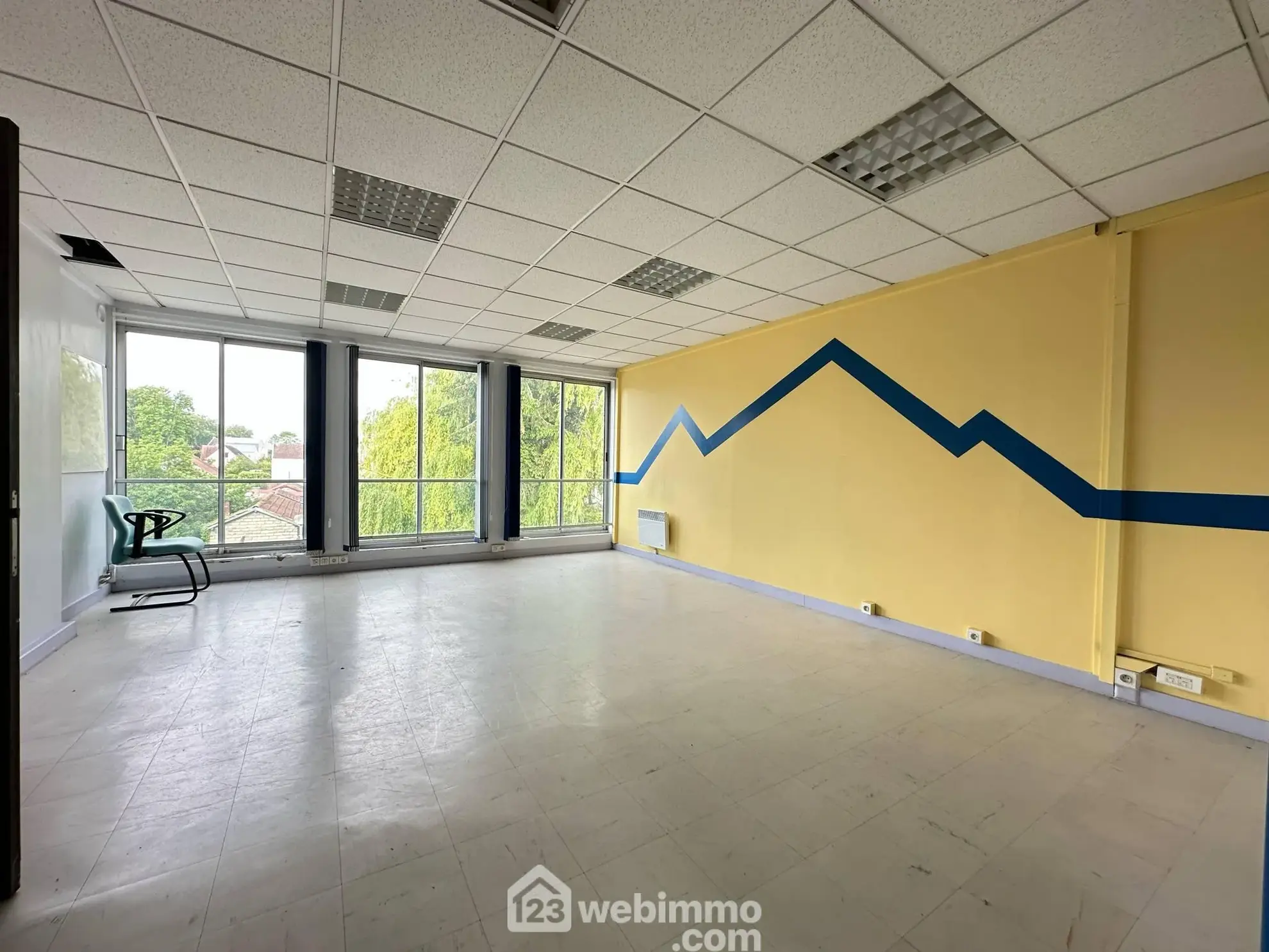 Achat espace de bureaux de 400 m² à Laon – Opportunité d'investissement 