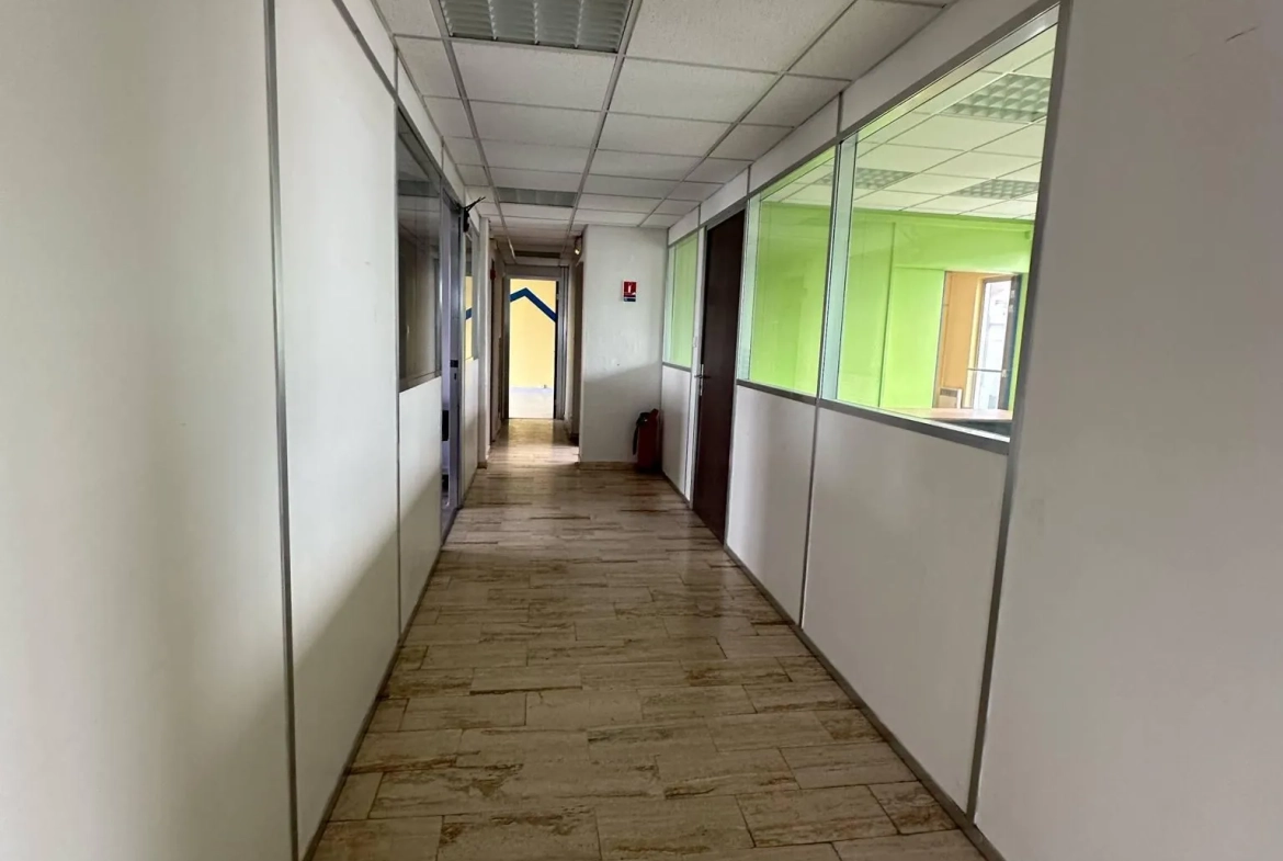 Achat espace de bureaux de 400 m² à Laon – Opportunité d'investissement 