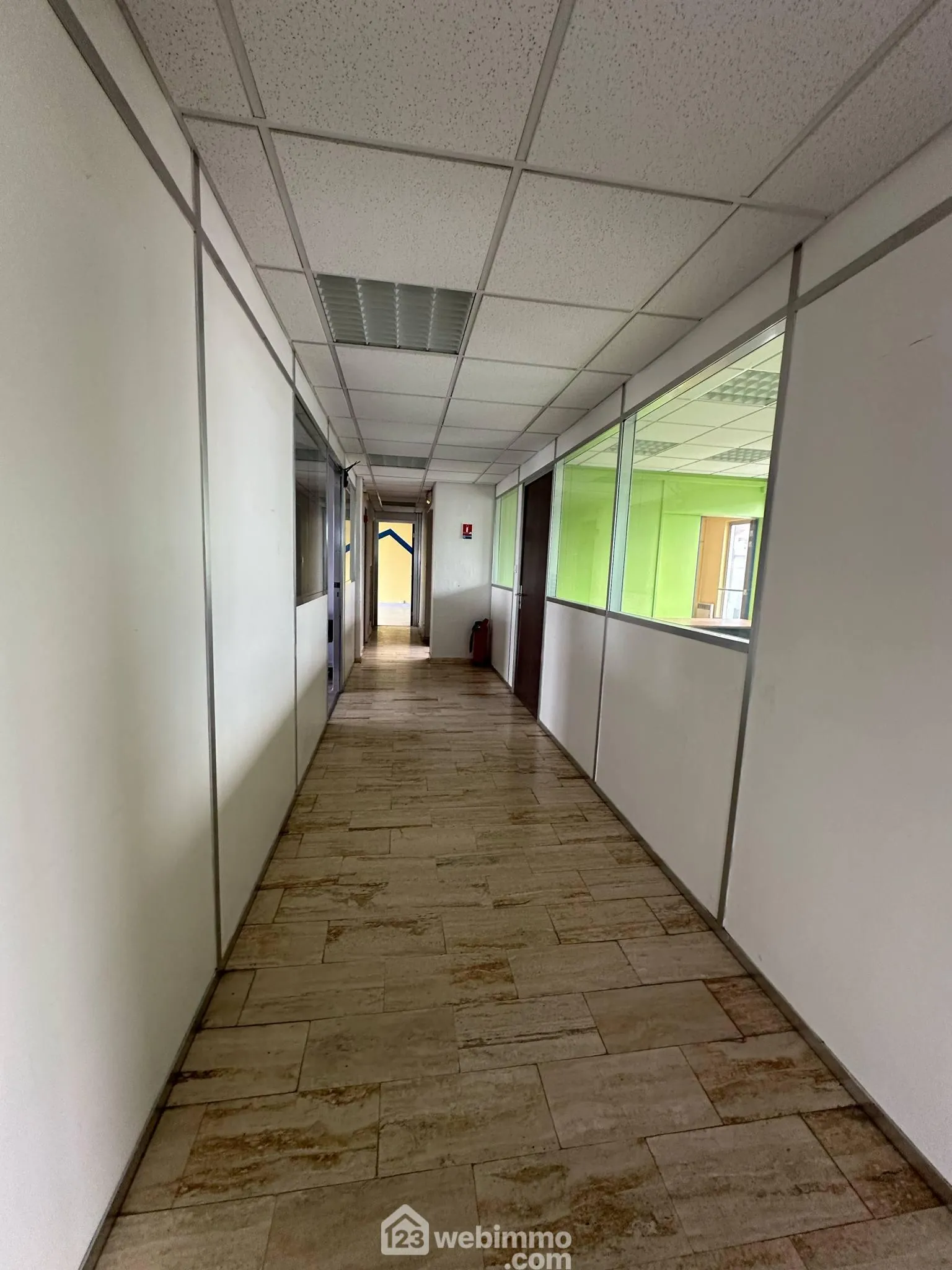 Achat espace de bureaux de 400 m² à Laon – Opportunité d'investissement 