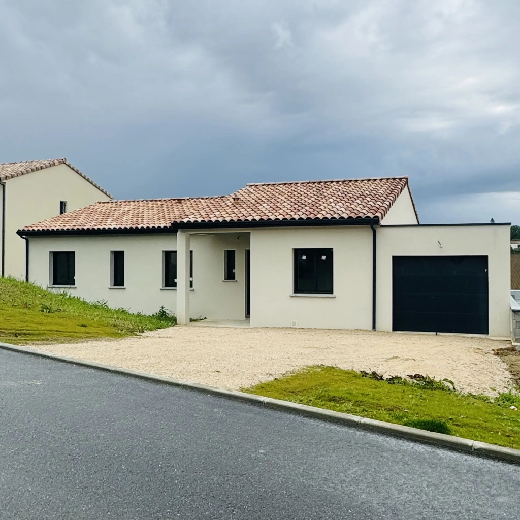 Maison neuve T4 de 80 m² avec terrain de 300 m² à Lescure d'Albigeois