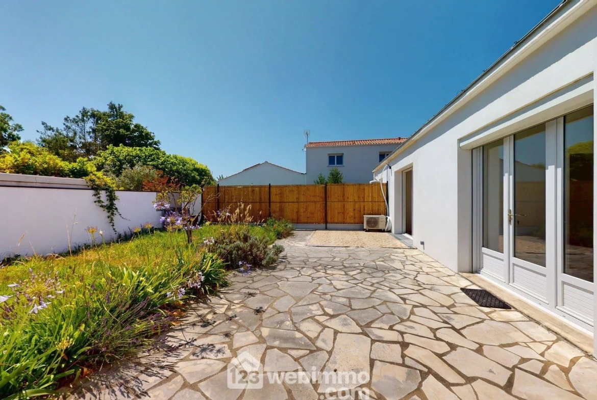 Maison de 84 m² à Bourgenay, proche plages, avec jardin et terrasse en Vendée 