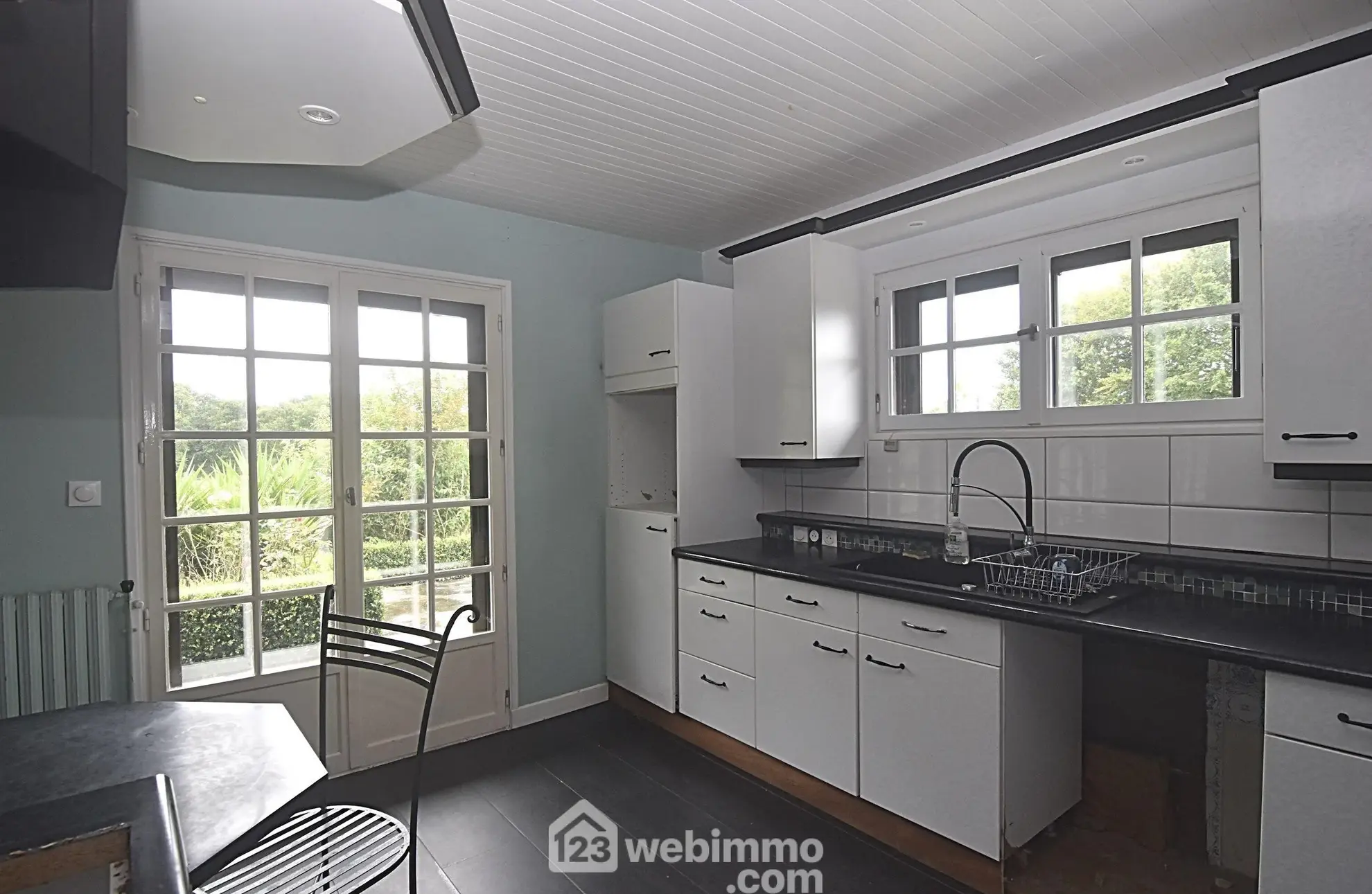 Maison moderne avec piscine et grand jardin à Plouaret - 132m² 