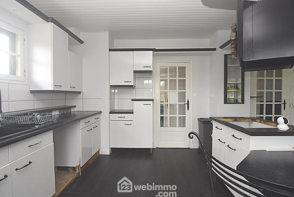 Maison moderne avec piscine et grand jardin à Plouaret - 132m² 