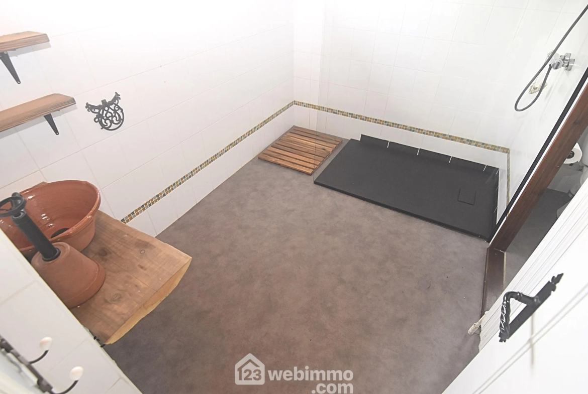 Maison moderne avec piscine et grand jardin à Plouaret - 132m² 