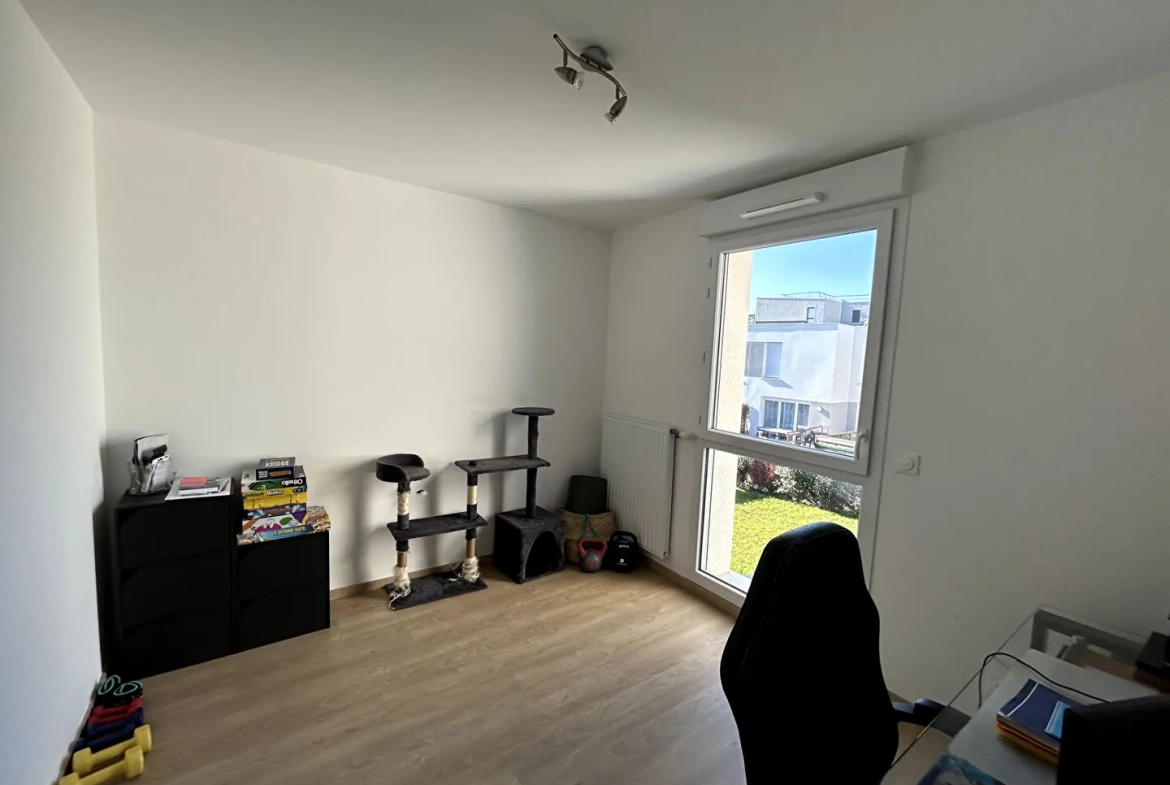 Maison récente à Bonson avec 4 chambres, terrasse et faibles dépenses énergétiques 