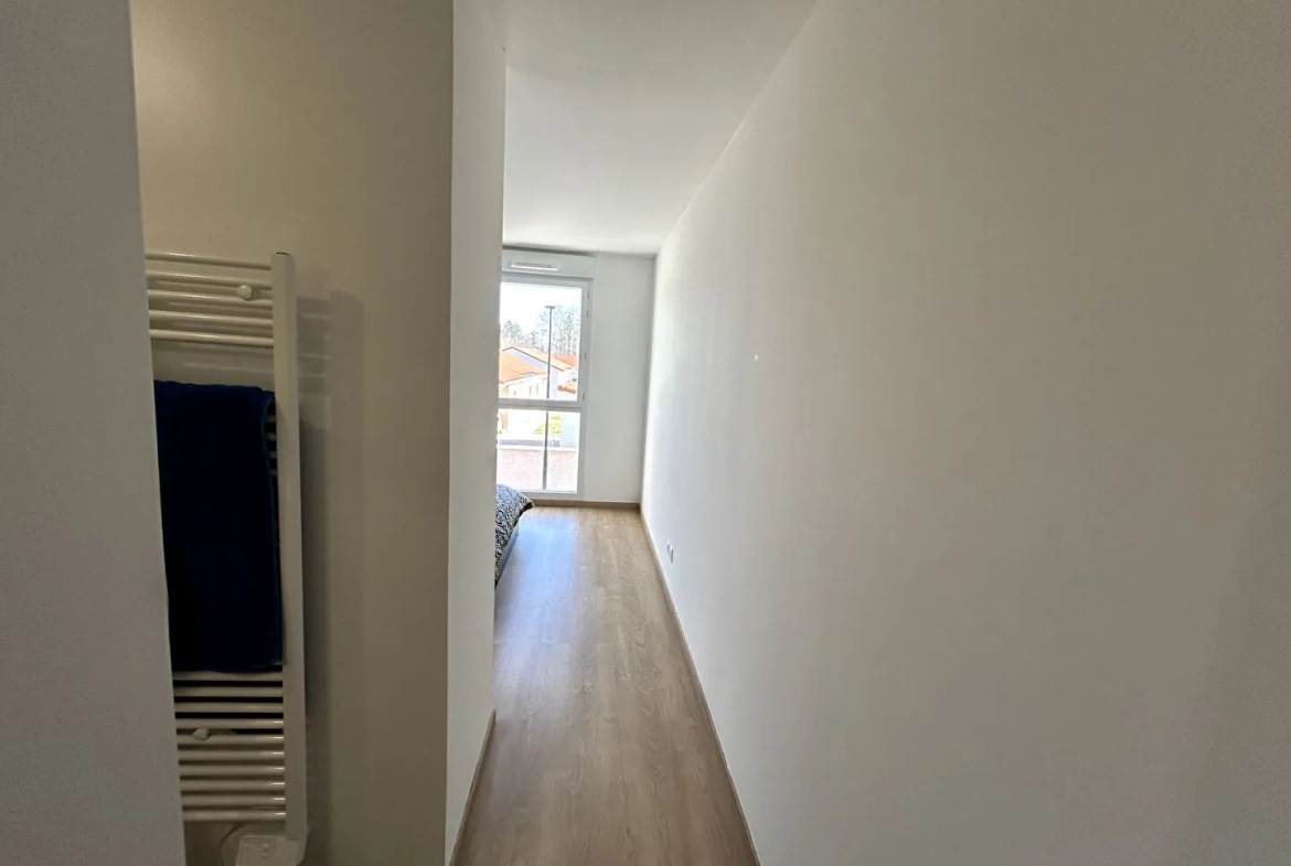 Maison récente à Bonson avec 4 chambres, terrasse et faibles dépenses énergétiques 