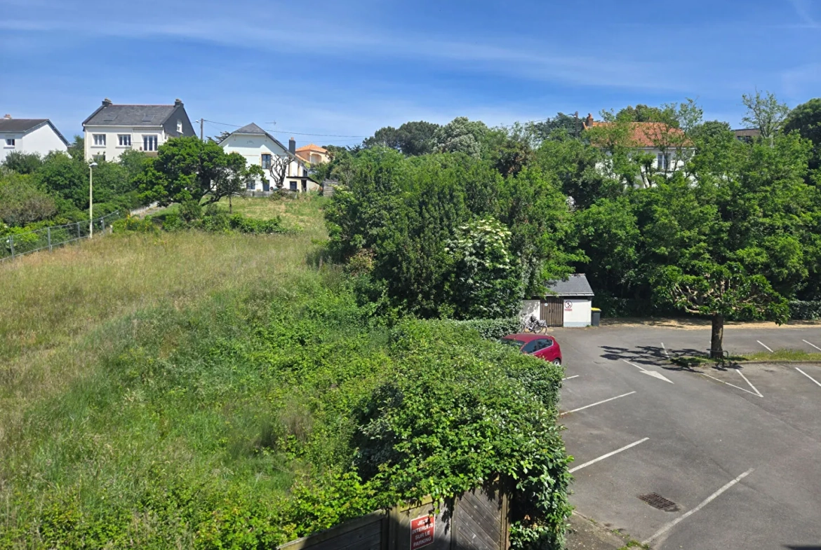 Appartement T3 avec terrasse et parking à Saint Marc sur Mer 