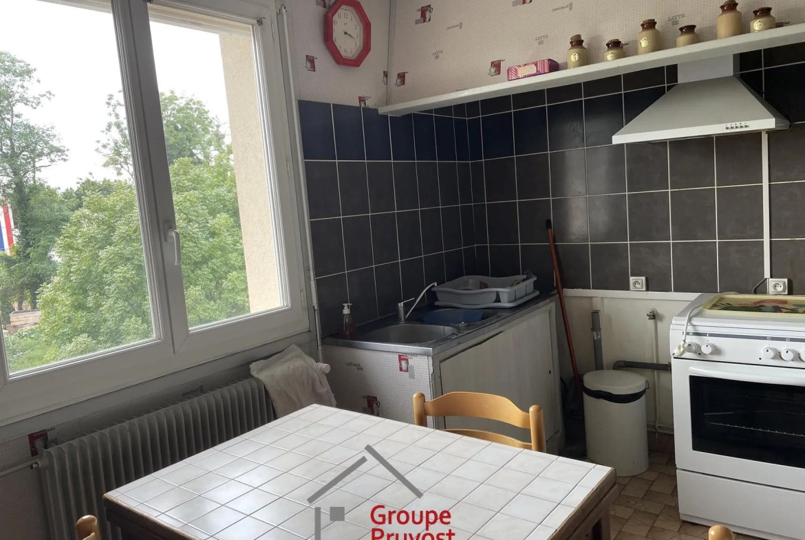 Appartement de 81 m² avec 3 chambres proche du centre-ville de Roanne 