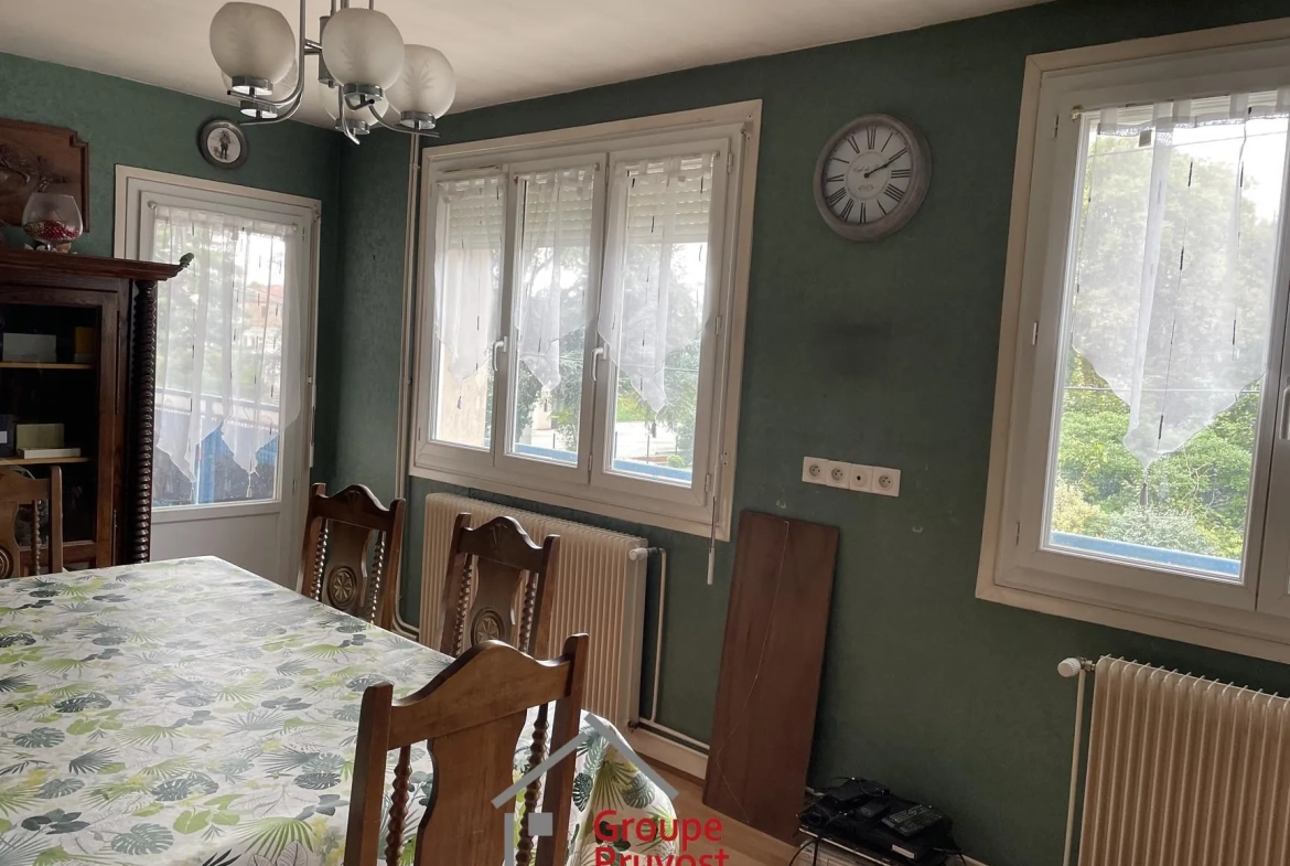 Appartement de 81 m² avec 3 chambres proche du centre-ville de Roanne 