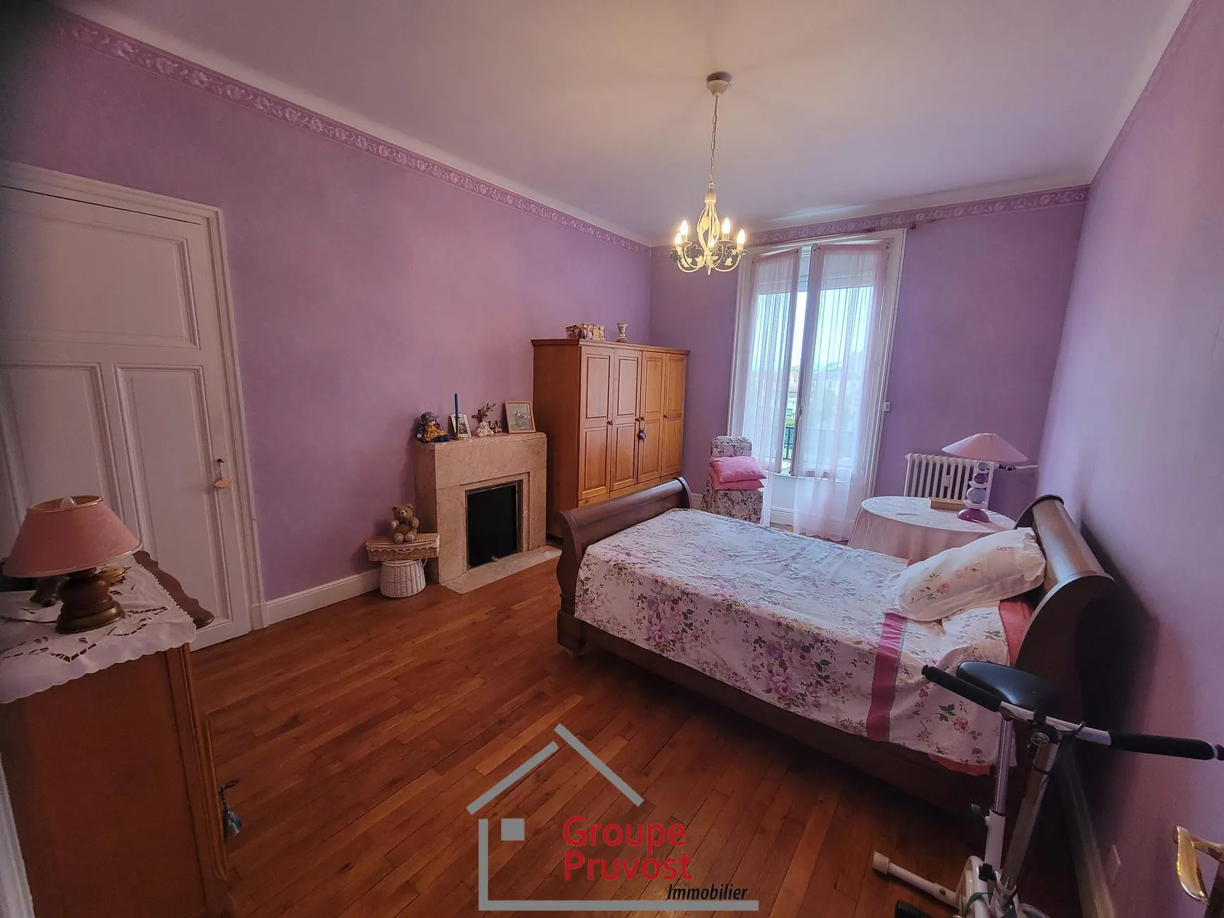 Appartement lumineux de 134 m² à Roanne avec garage et cave - Centre-ville 