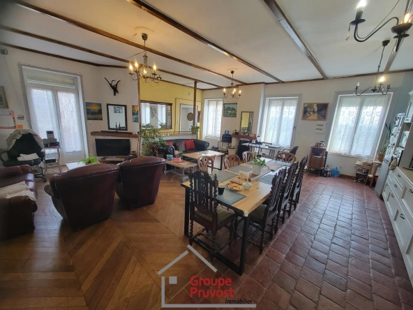 Belle maison de village avec grand potentiel à La Pacaudière (135 m²)