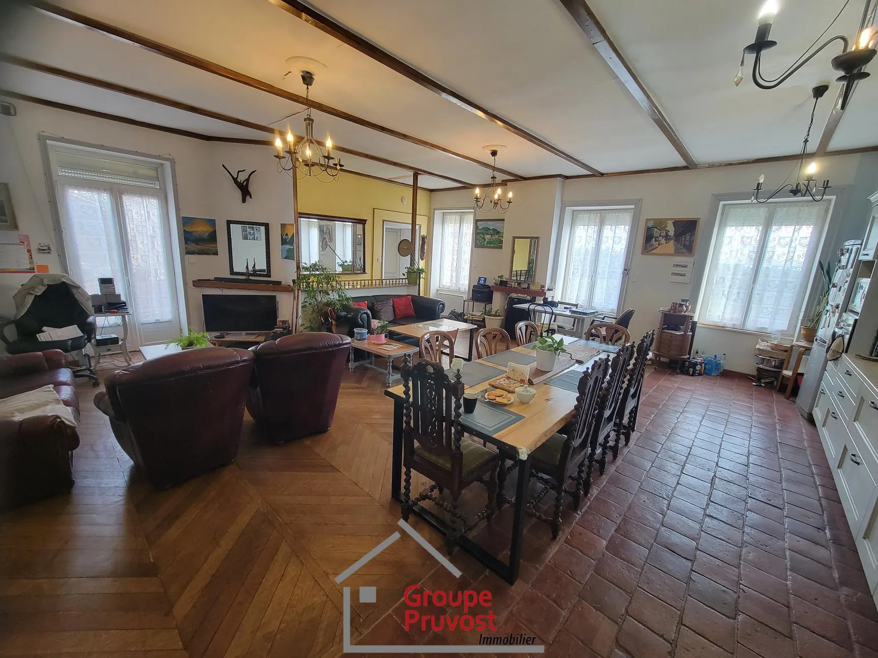 Belle maison de village avec grand potentiel à La Pacaudière (135 m²) 